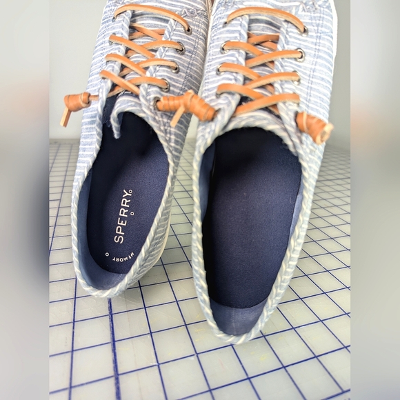Sperry Striped Blue & White Sneakers – Women’s 9.5, Leather Laces - Picture 6 of 16